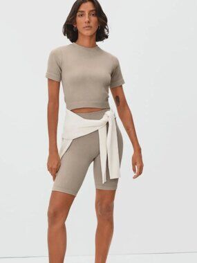 Everlane Comfortable and Versatile Cropped Seamless Tee Latte Brown Size M/L EUC